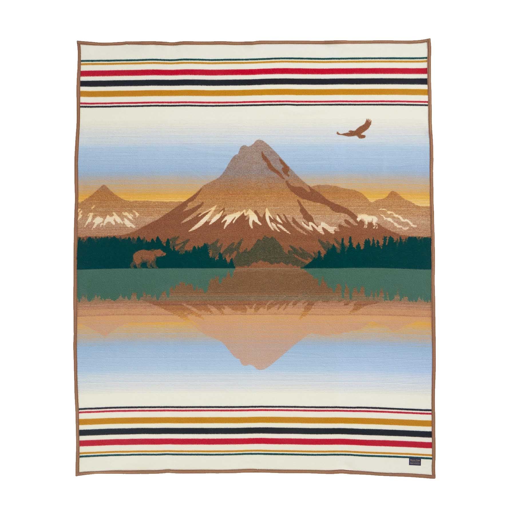 Pendleton Jacquard Napped Robe - Glacier Peaks