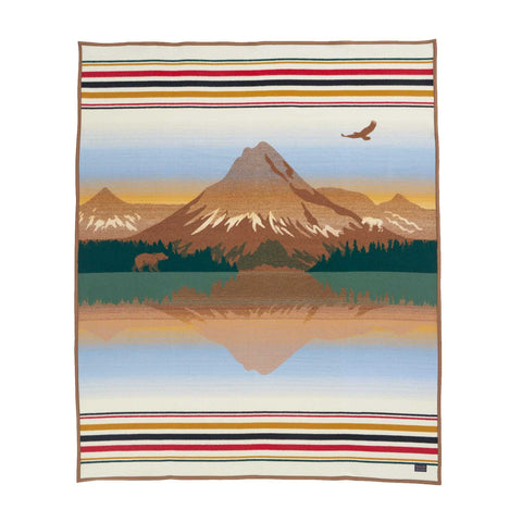 Pendleton Jacquard Napped Robe - Glacier Peaks